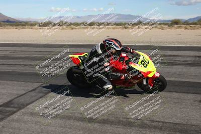 media/Nov-16-2025-Race Pace (Sun) [[8c5fa54630]]/Non Verified Riders (1st 20 Minutes)/3-Turn 3 Inside (11am)/